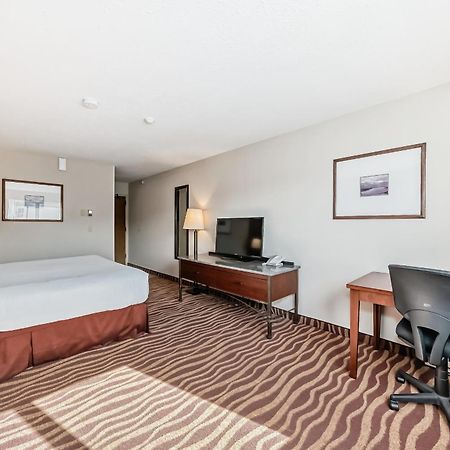 Invermere Inn & Suites ภายนอก รูปภาพ