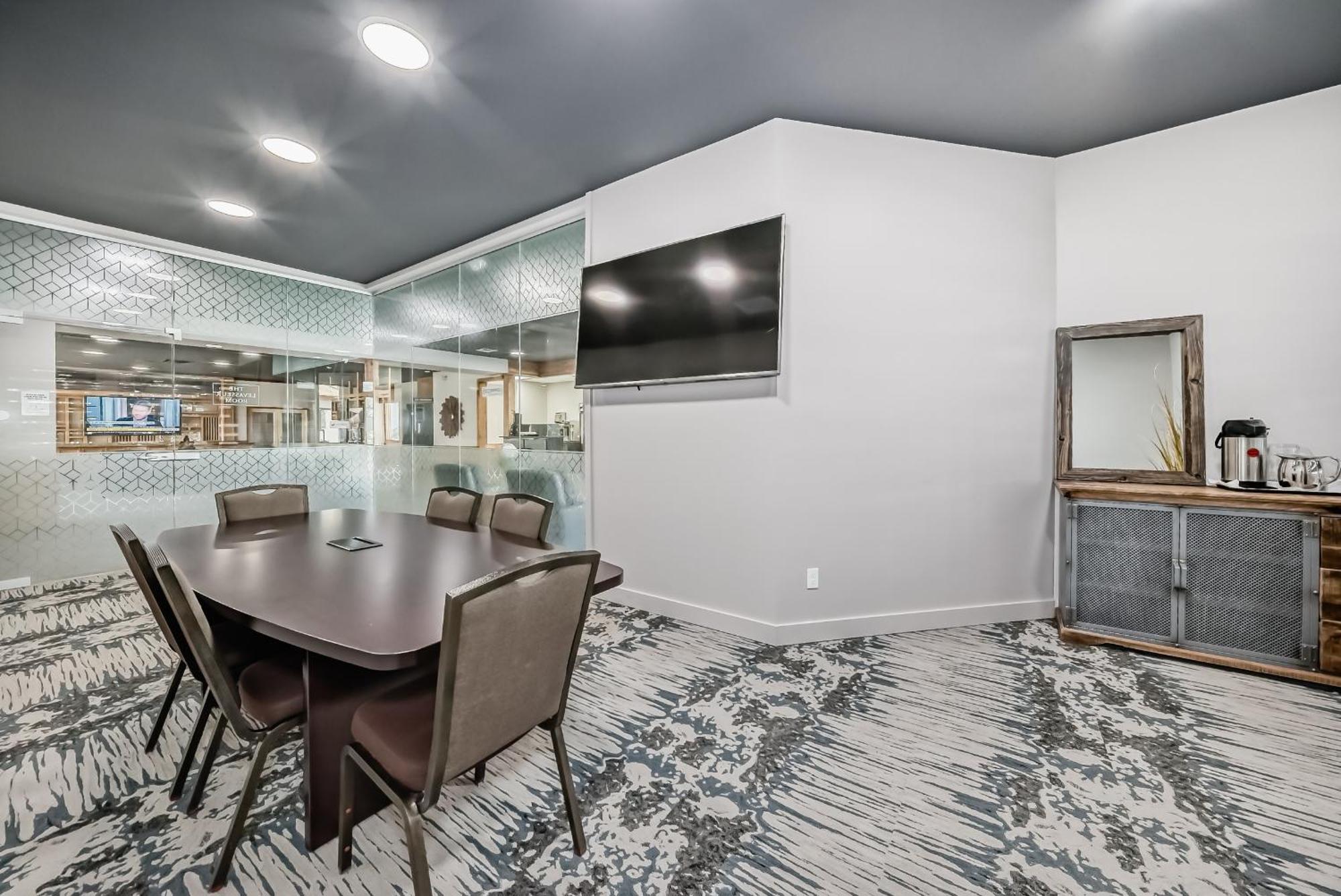 Invermere Inn & Suites ภายนอก รูปภาพ