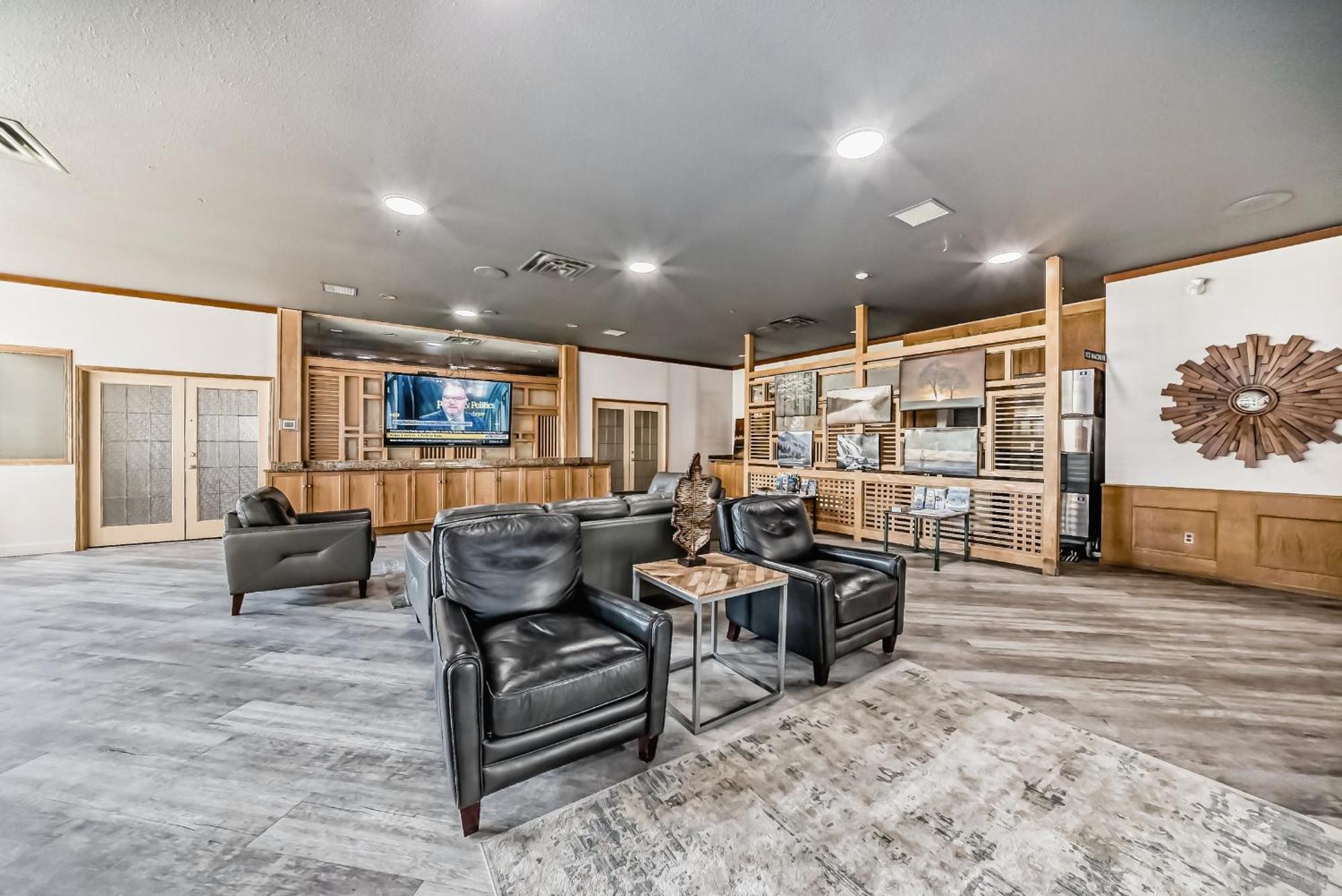 Invermere Inn & Suites ภายนอก รูปภาพ